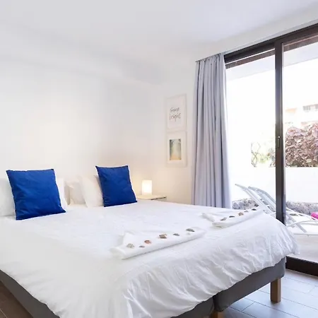 Parque Santiago 1, Brand New With Heated Pool! 아파트
