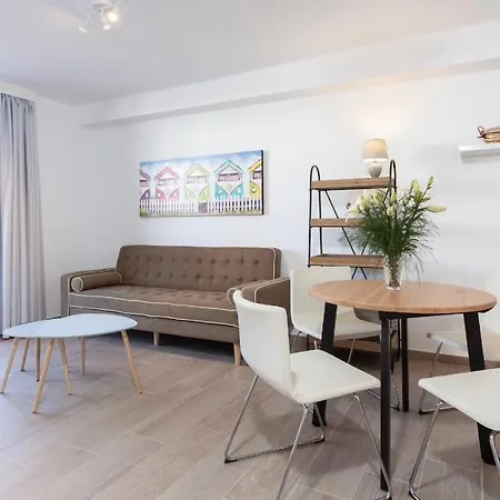 Parque Santiago 1, Brand New With Heated Pool! Daire *